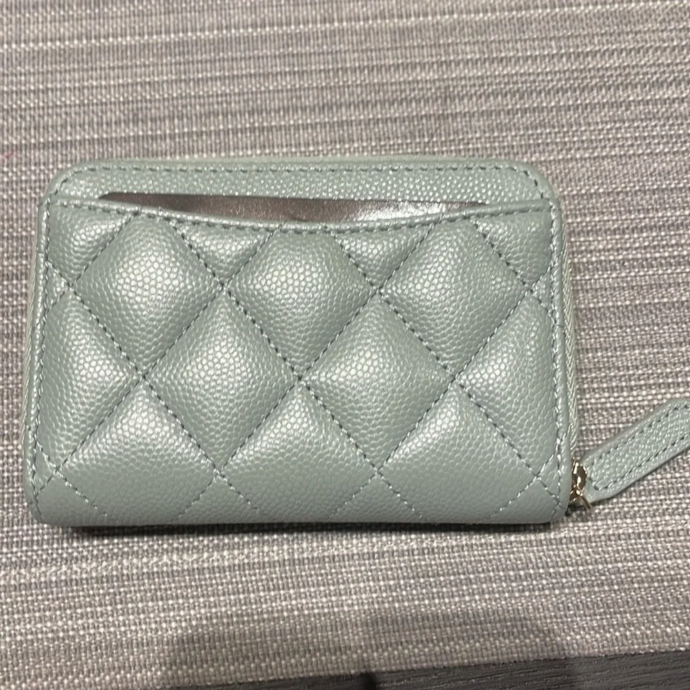 Great Condition Caviar Chanel Zipped Coin Purse - Picture 2 of 15